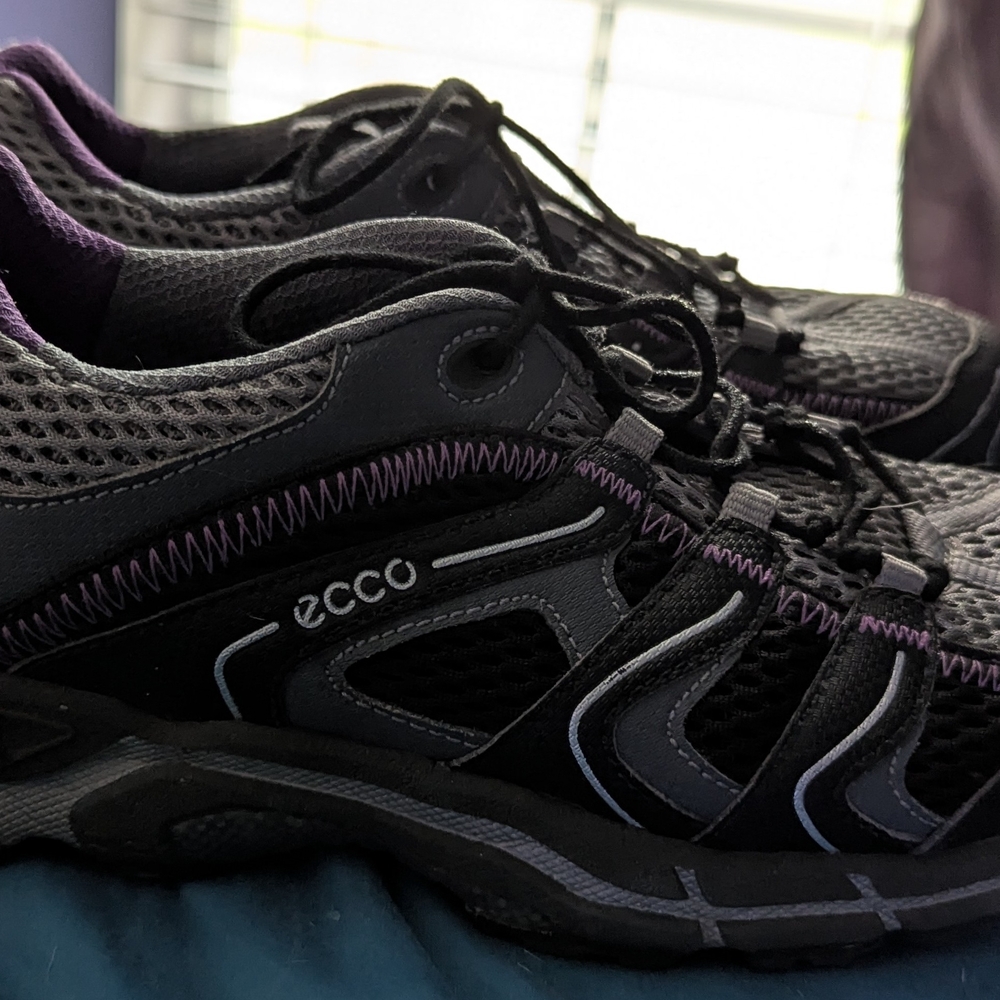 ECCO Women's Black and Purple Athletic Shoes, Size 8